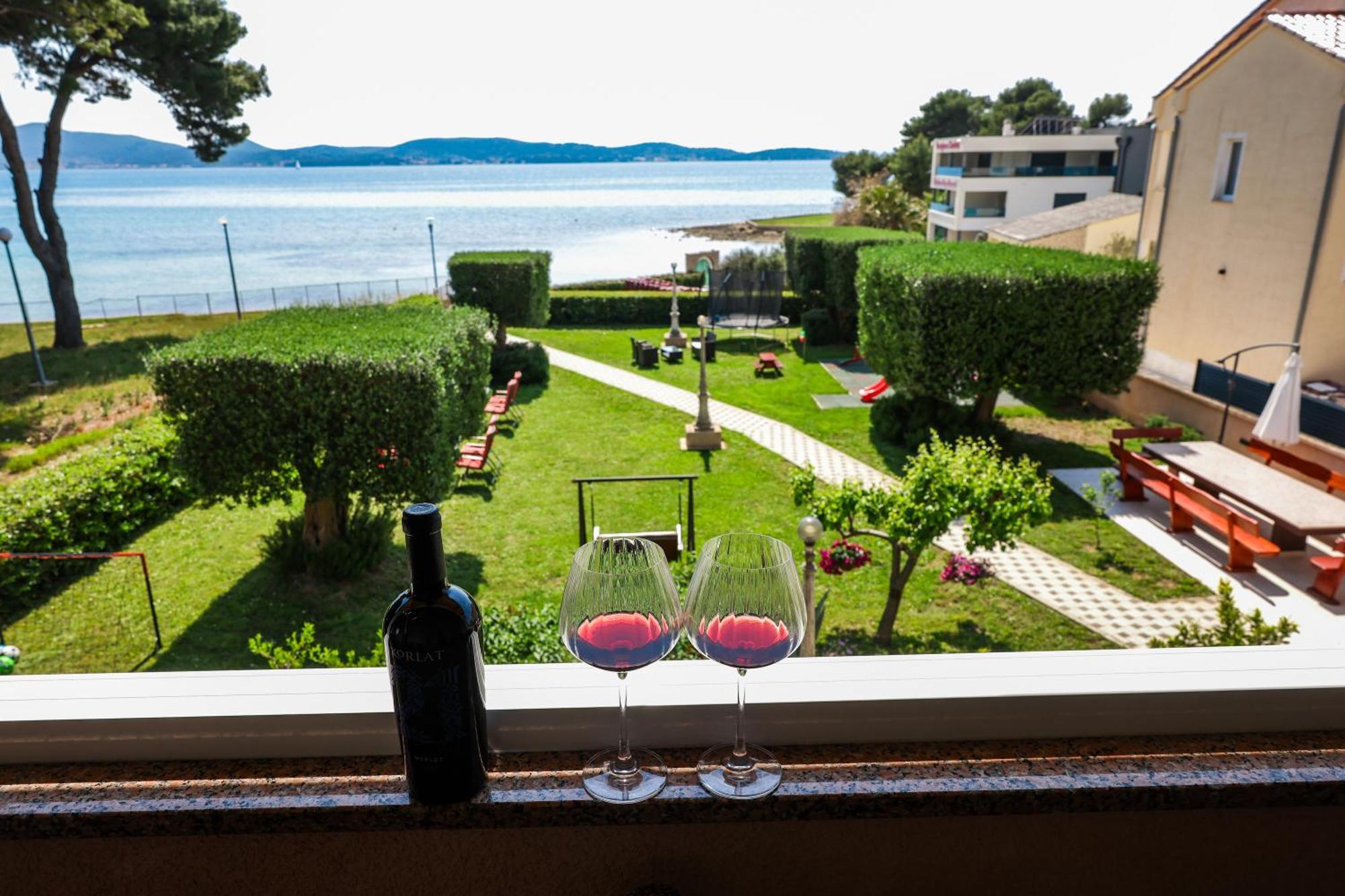 Apartments Becky On A Sandy Beach Without Crowd Sukošan Exterior foto