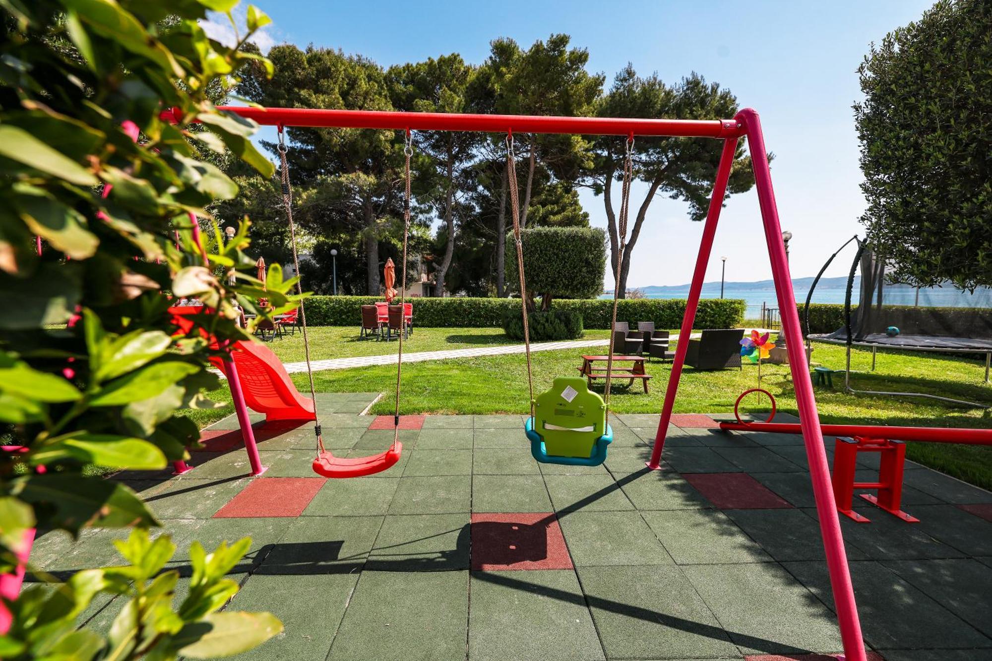 Apartments Becky On A Sandy Beach Without Crowd Sukošan Exterior foto