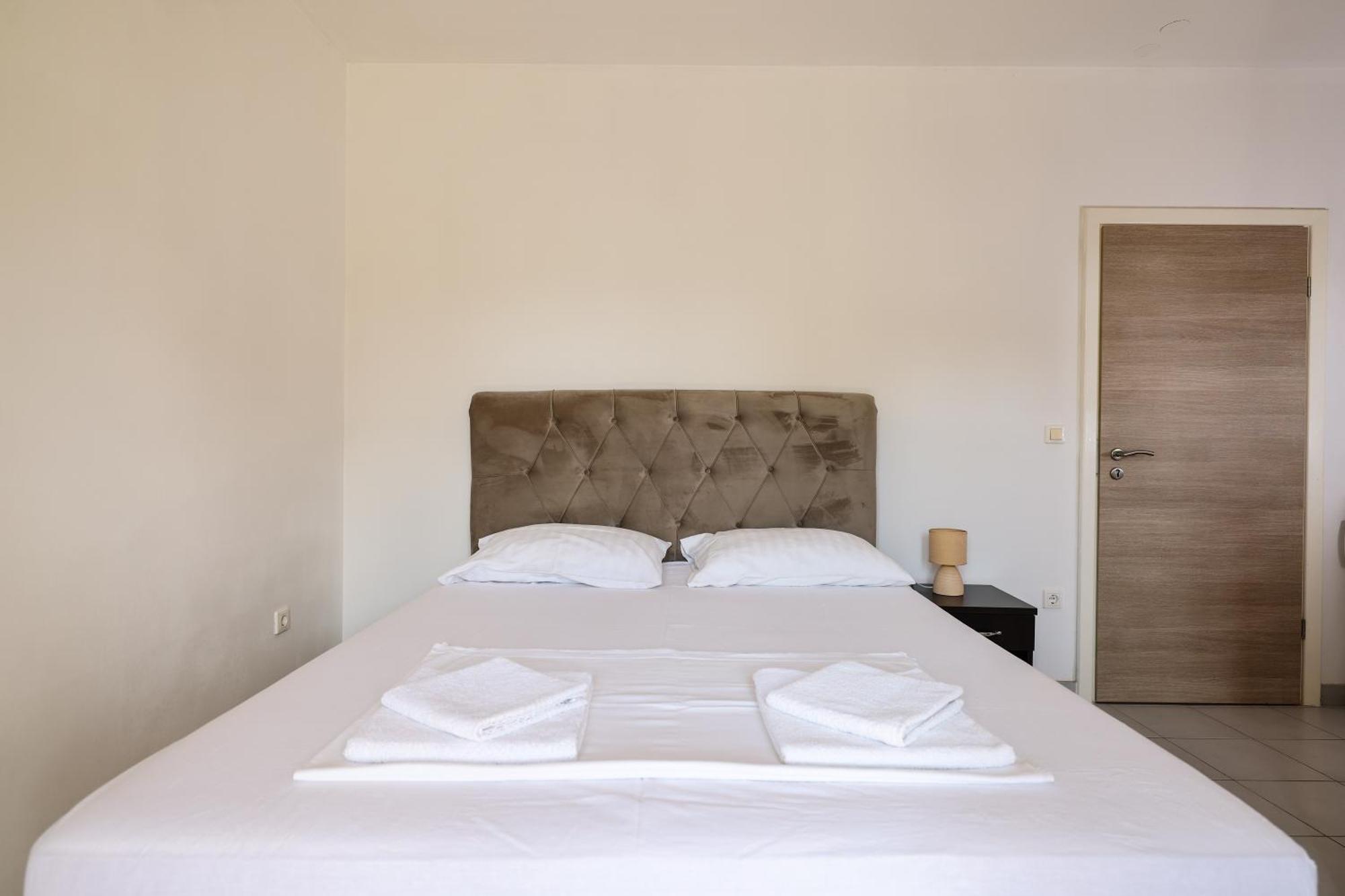 Apartments Becky On A Sandy Beach Without Crowd Sukošan Exterior foto